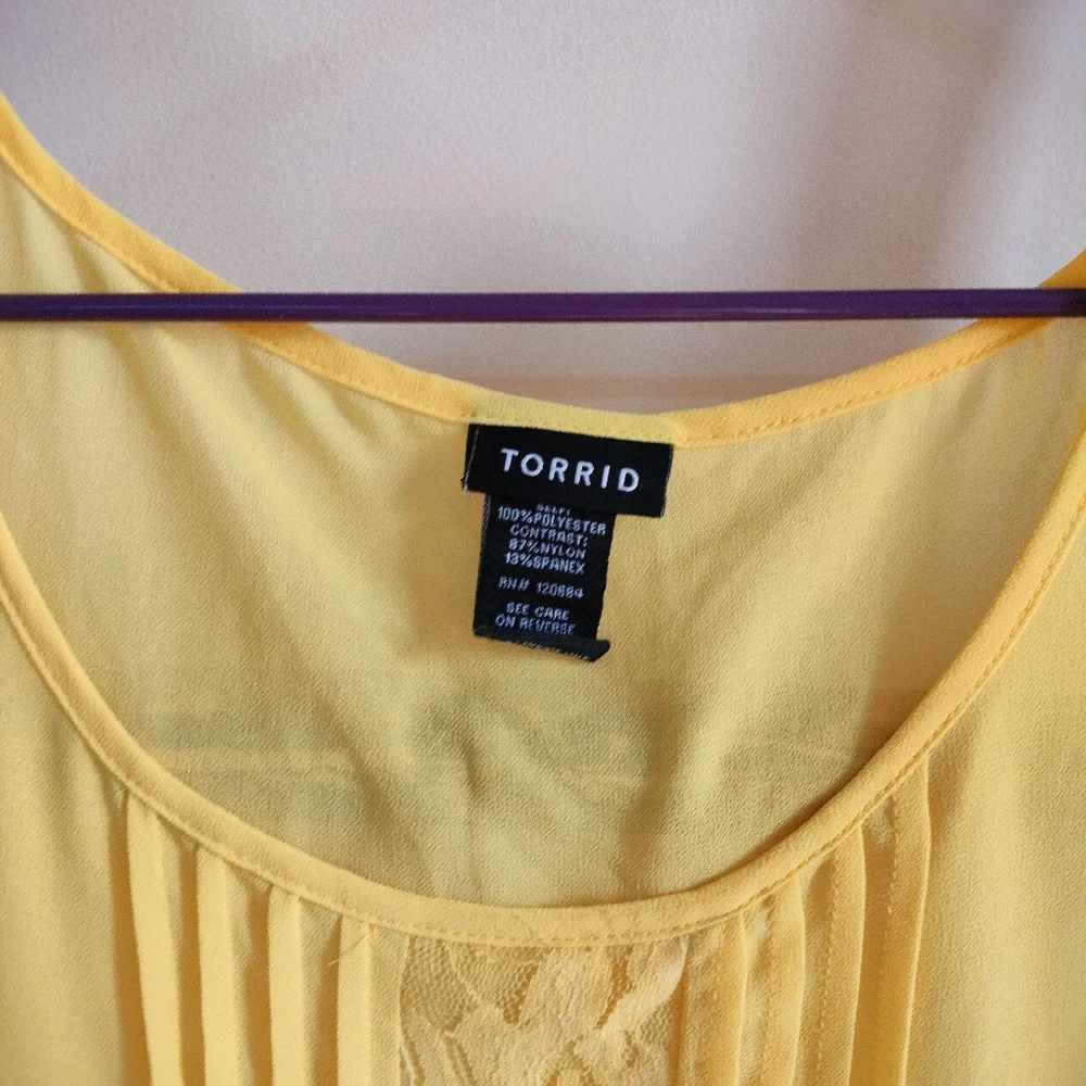 Plus Peplum Lace Flowy Top - Picture 10 of 15